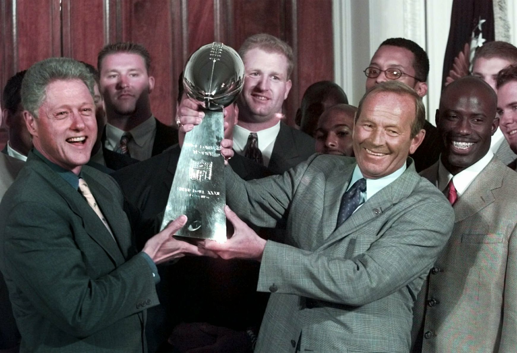 Obit Pat Bowlen Football